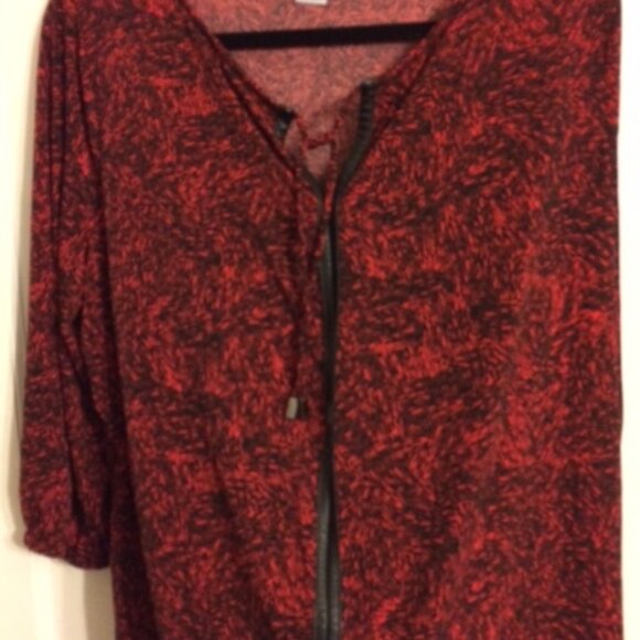 Liz Claiborne Woman Red & Black Print Top with Black Trim | Size 1X - Picture 1 of 4